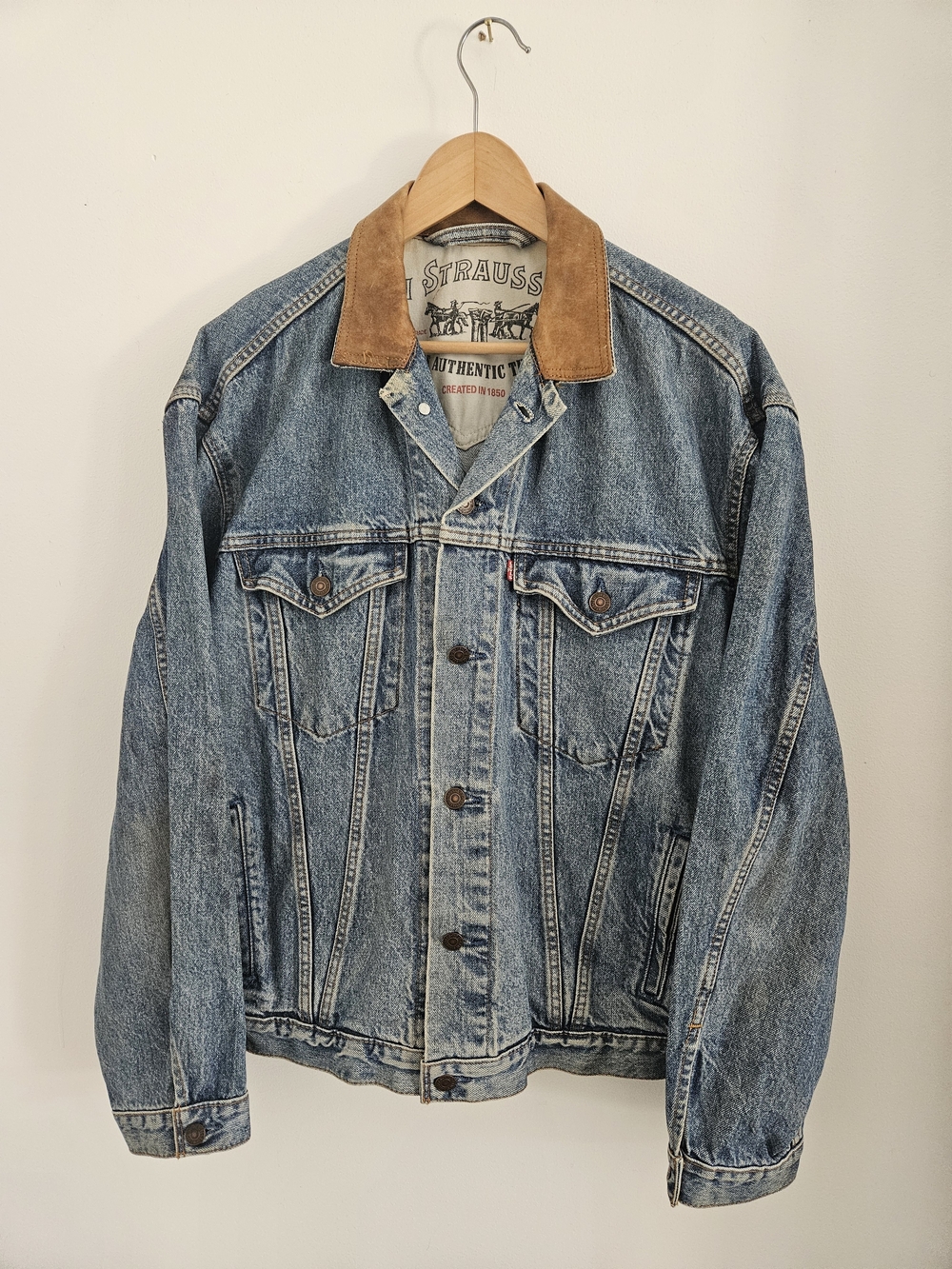 Vintage Levis Blue Denim Trucker Jacket Mens Medium Brown Leather Collar 90s